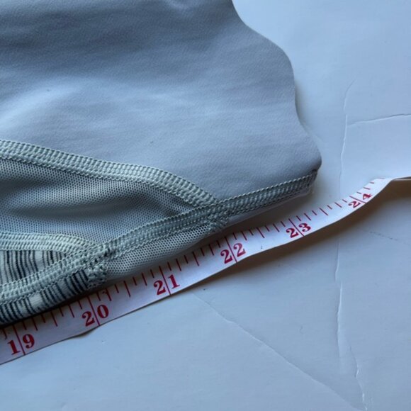 Lululemon Wunder Under Crop II Special Edition Scallop 24” Size 4 - Picture 7 of 7